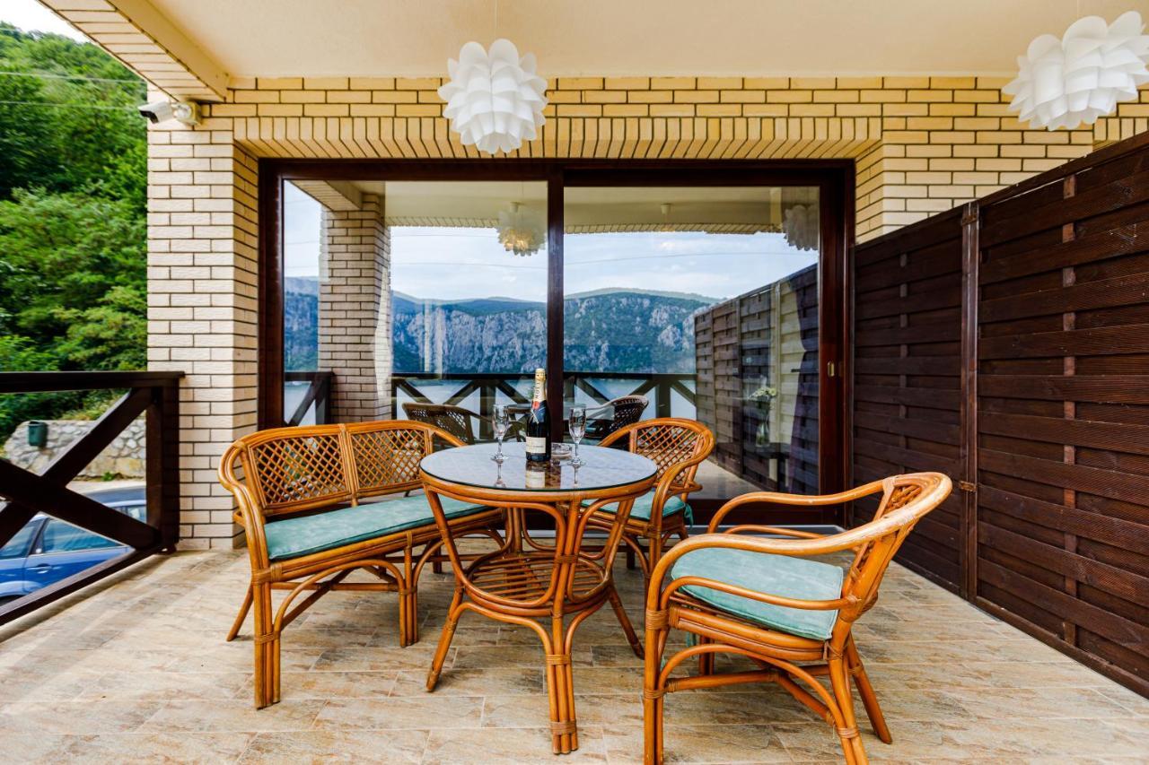 Rex Infinity View 4* Cazanele Dunarii Дубова Экстерьер фото