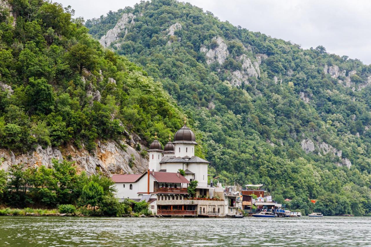 Rex Infinity View 4* Cazanele Dunarii Дубова Экстерьер фото